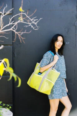 KAVU Live Free -KAVU Sale Store 2224 SKYMOTIF B1 2x3 70ba4731 4992 472a 9011 a94332ce84e5