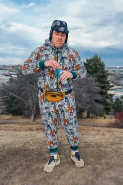 KAVU Ernesto -KAVU Sale Store 767 CLOSEUP B1 2x3 2ca2eb50 3d4f 4dfd a8f8 6172ecc8af0d